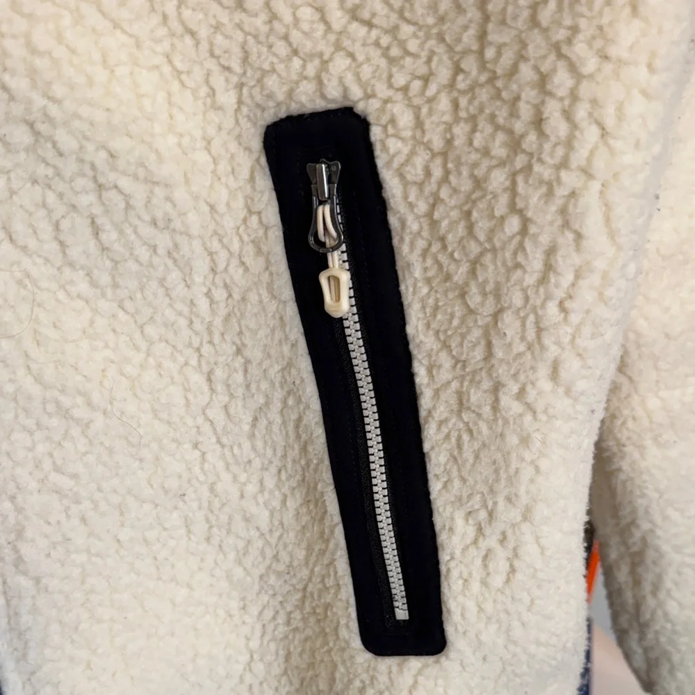 Marmot Women's Cream and Black Fleece Polartec Jacket - Picture 8 of 10